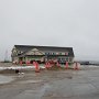 <p align=left>Le Portail Pélagie-Cormier est le lieu de rassemblement pour les touristes: kiosque d'informations touristiques, accueil de Parcs Canada pour l'archipel des Îles Mingan et départ de toutes les croisières pour les îles.